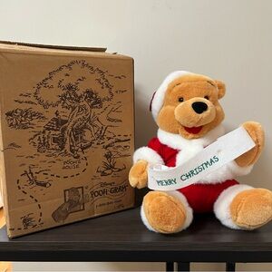 Walt Disney Pooh Bear We wish you a Merry Christmas Wind up Plush with Box